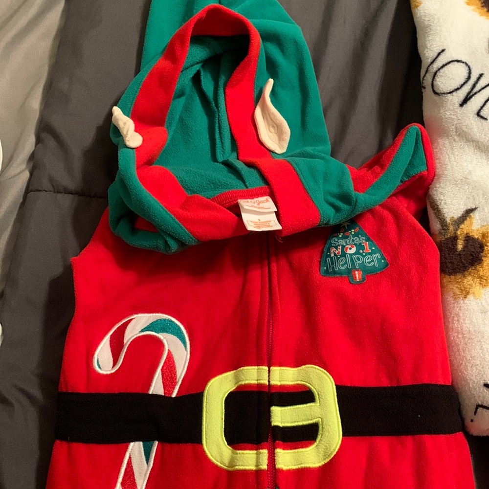 Boys/Girls Christmas Elf onesie! Size 5!